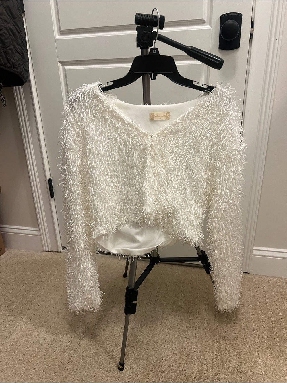 Women’s Altar’d State-Fuzzy Fringe Cropped Cardigan - White-Size XS